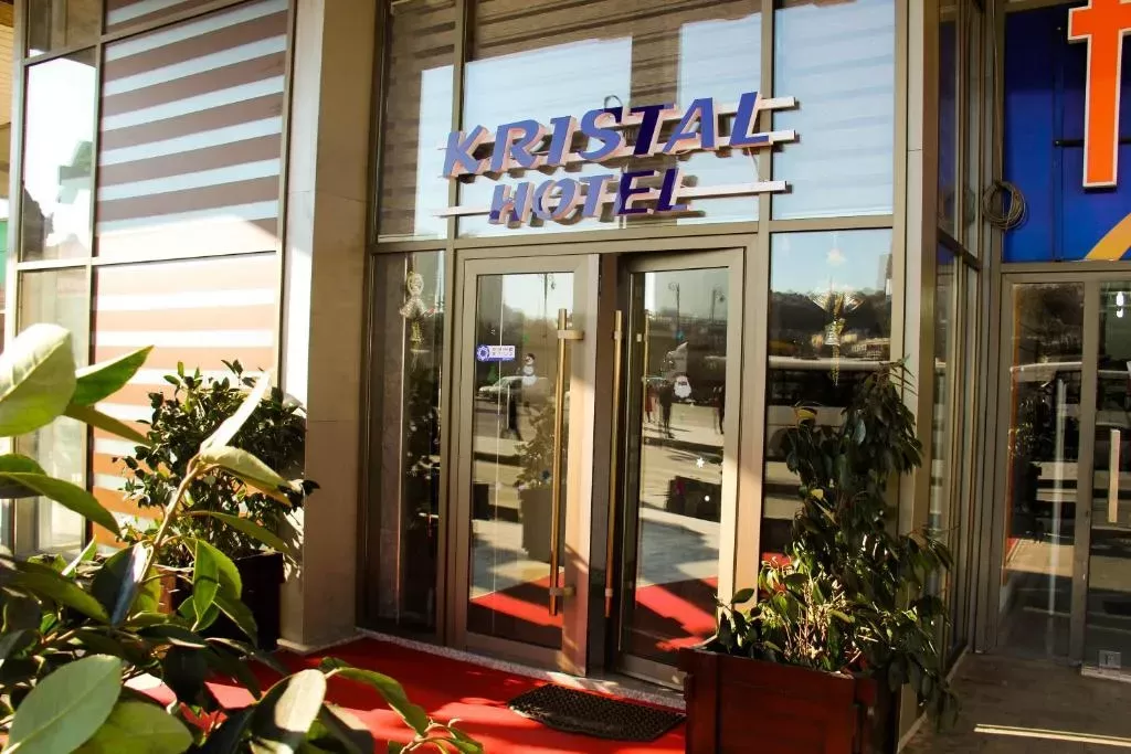 Kristal Hotel